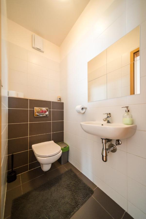 Comfy Condo On The 20Th Floor & Free Parking Bratislava Exterior photo