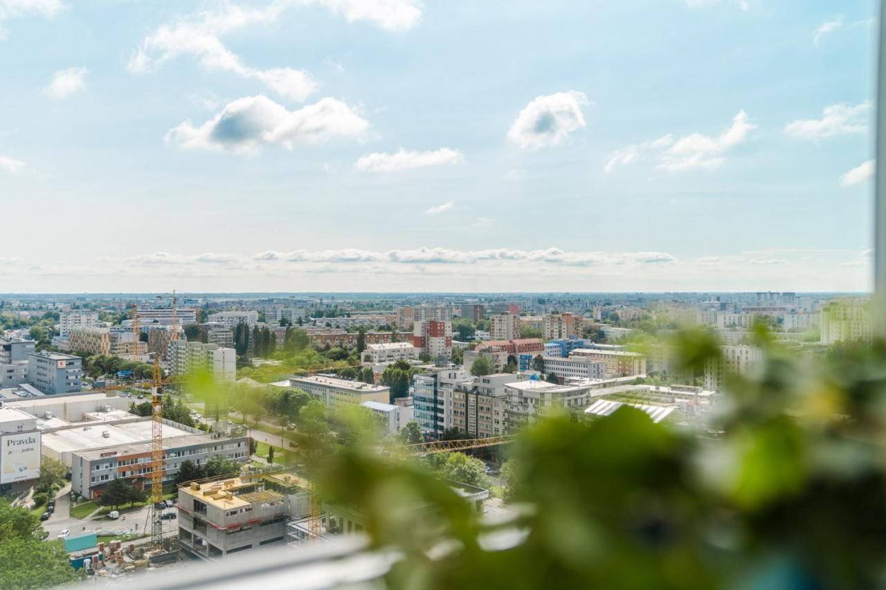 Comfy Condo On The 20Th Floor & Free Parking Bratislava Exterior photo
